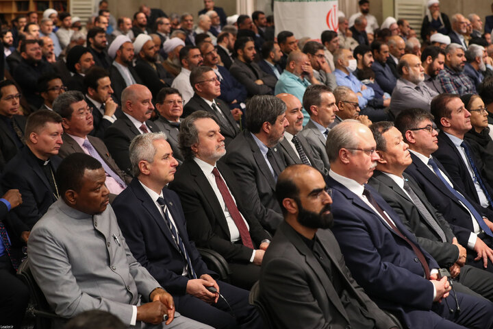 مراسم بزرگداشت شهید رئیسی و شهدای خدمت با حضور رهبر انقلاب