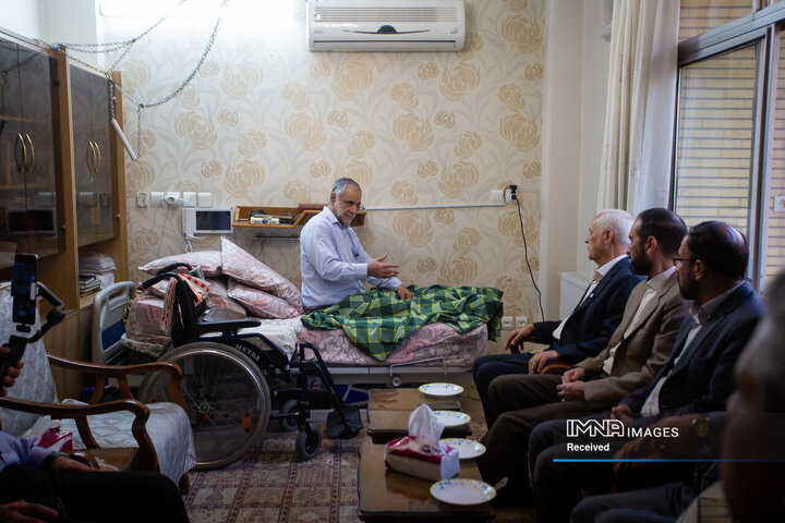 دیدار شهردار اصفهان با جانباز دوران دفاع مقدس و عضو پیشین شورای شهر اصفهان