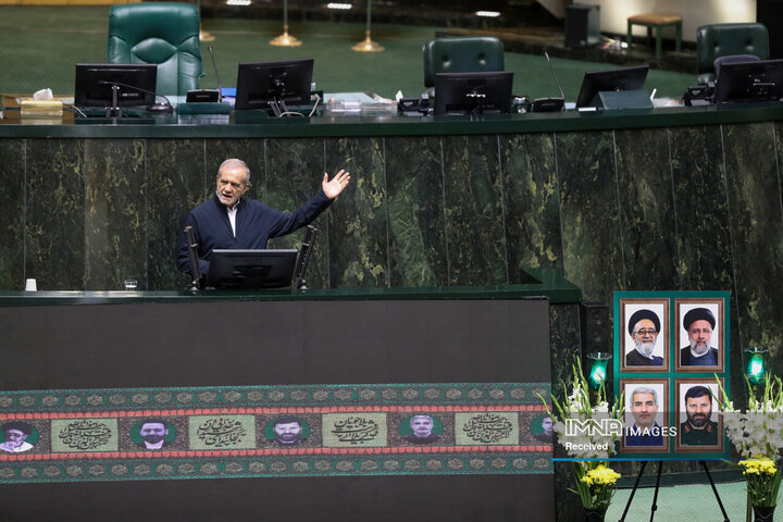 مراسم گرامیداشت شهدای خدمت در صحن مجلس شورای اسلامی