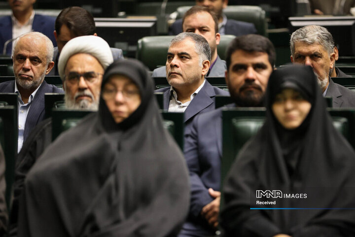 مراسم گرامیداشت شهدای خدمت در صحن مجلس شورای اسلامی