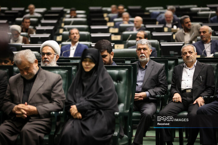 مراسم گرامیداشت شهدای خدمت در صحن مجلس شورای اسلامی