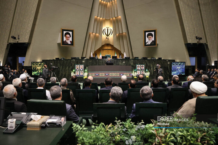 مراسم گرامیداشت شهدای خدمت در صحن مجلس شورای اسلامی