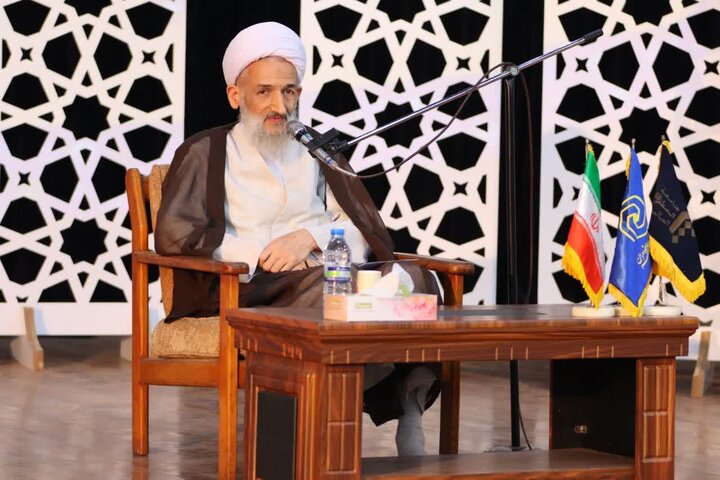 انقلاب اسلامی هرگز در تربیت انسان‌های کارآمد کم نیاورده است