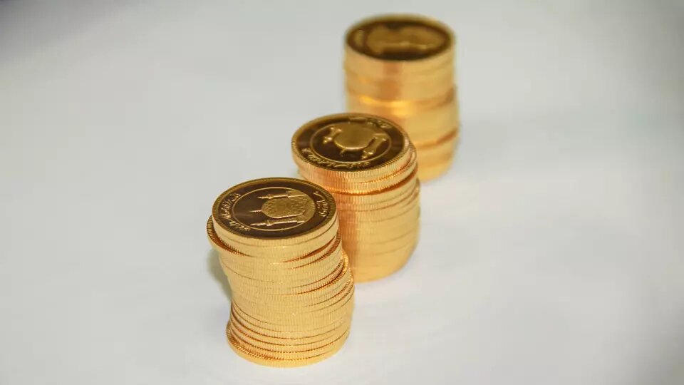 تفاوت حراج و پیشفروش سکه طلا + شرایط خرید، قیمت و زمان تحویل در مرکز مبادله ایران