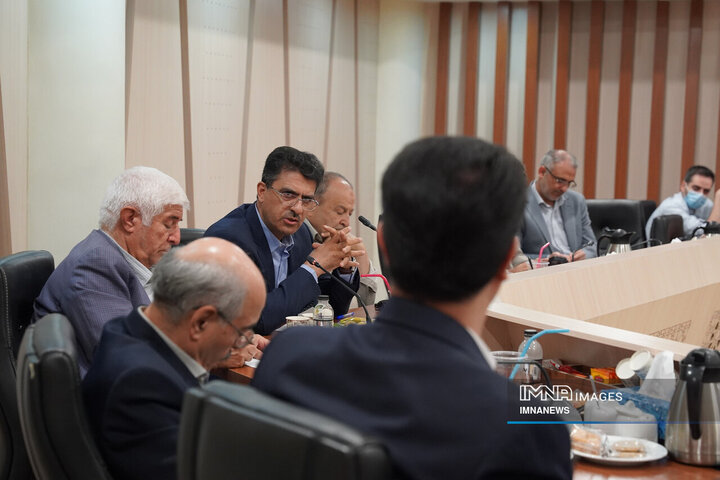 صدور پروانه ایستگاه‌های خط یک متروی اصفهان تعیین تکلیف شود