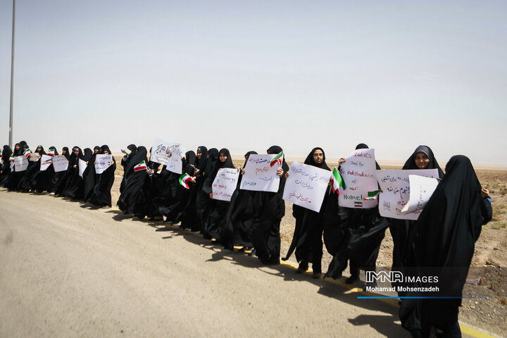 اجتماع دانشجویی در سایت هسته ای فردو