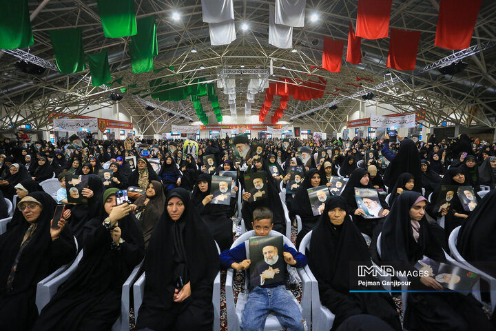 اجتماع بزرگ بانوان اصفهان