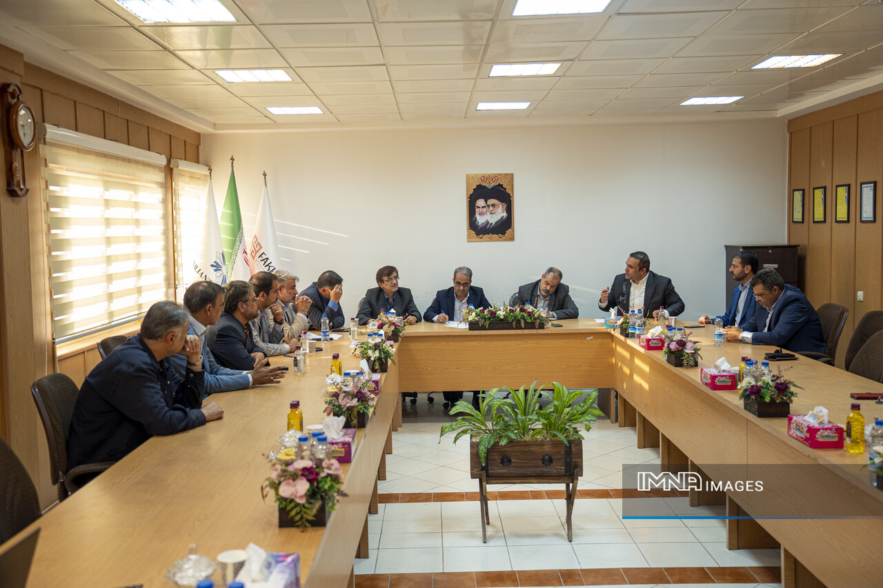 بازدید مسئولان ارشد قضایی کشور از گروه کارخانجات کاشی فخار