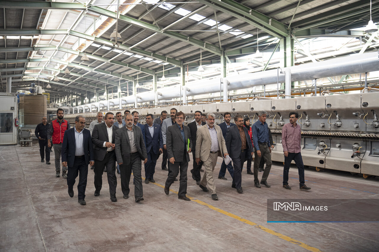 بازدید مسئولان ارشد قضایی کشور از گروه کارخانجات کاشی فخار