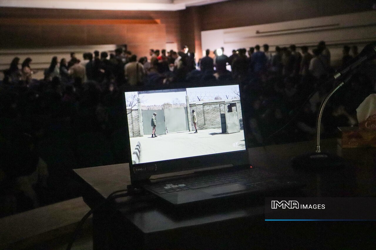 از قاب تصویر تا قلب تماشاگر؛ مقاومت بر روی پرده دانشگاه آزاد اصفهان