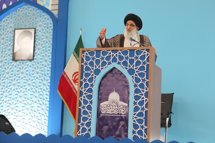 توهم غلبه بر جمهوری اسلامی سال‌هاست در ذهن دشمن رنگ باخته است