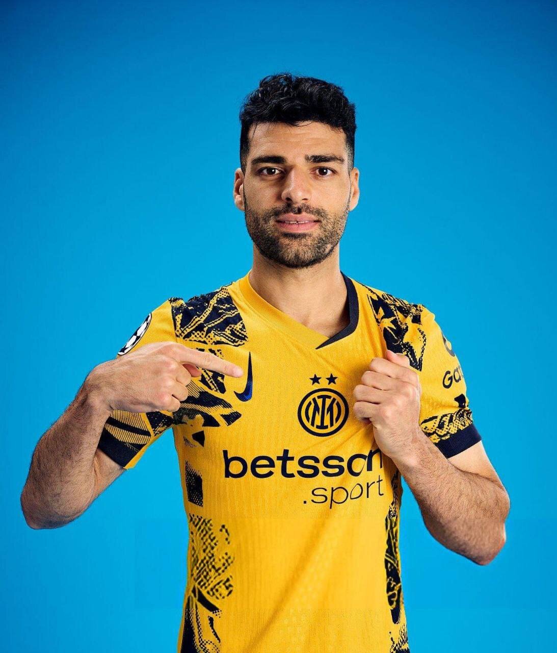 فتوشات مهدی طارمی در آستانه بازی در فینال لیگ قهرمانان اروپا+ عکس