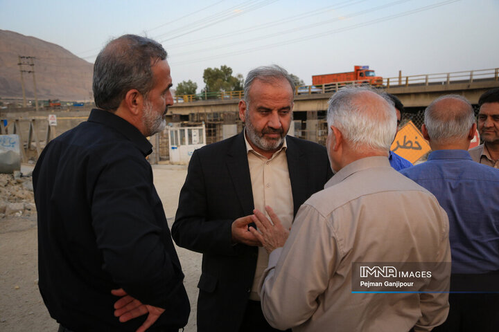 بازدید اعضای کمیسیون عمران شورای شهر اصفهان از پروژه رینگ چهارم