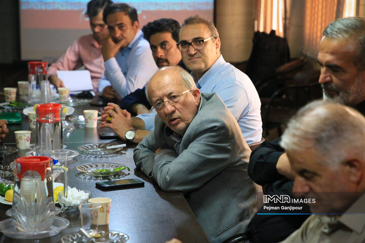 بازدید اعضای کمیسیون عمران شورای شهر اصفهان از پروژه رینگ چهارم