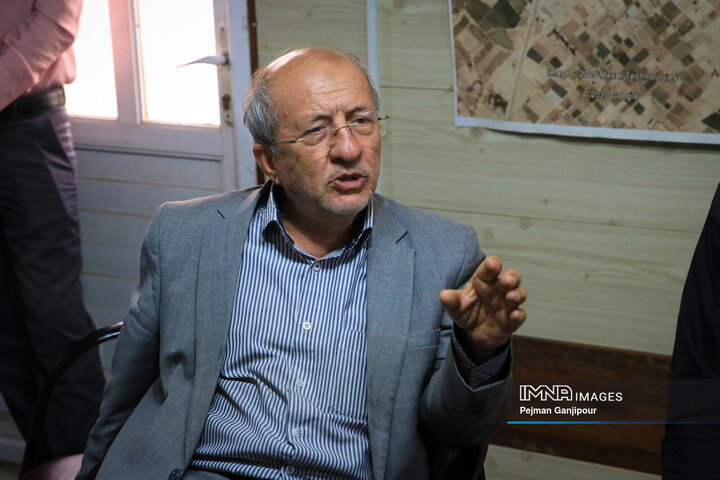 بازدید اعضای کمیسیون عمران شورای شهر اصفهان از پروژه رینگ چهارم