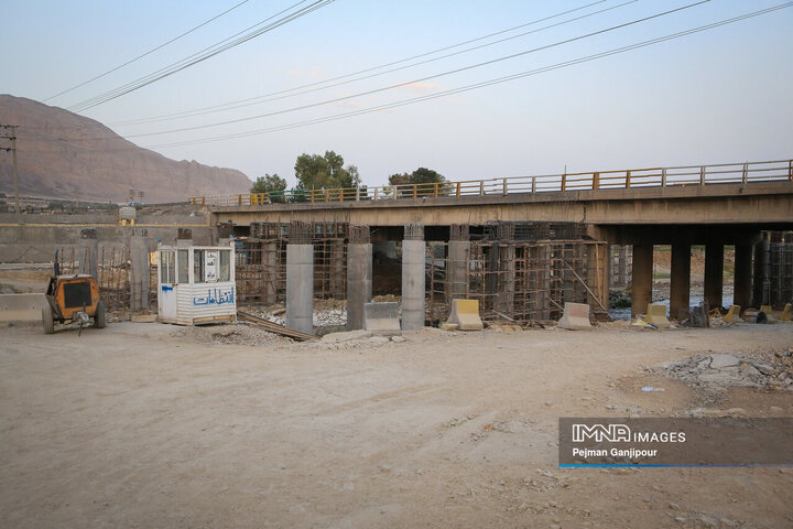 بازدید اعضای کمیسیون عمران شورای شهر اصفهان از پروژه رینگ چهارم