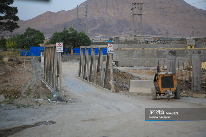 بازدید اعضای کمیسیون عمران شورای شهر اصفهان از پروژه رینگ چهارم