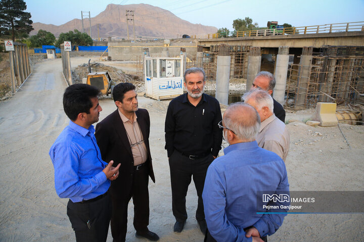 بازدید اعضای کمیسیون عمران شورای شهر اصفهان از پروژه رینگ چهارم
