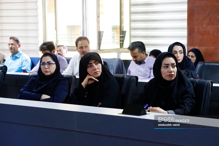 نشست «نهادینه سازی فرهنگ بهره‌وری در تمام سطوح شهرداری اصفهان»