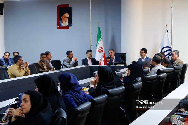 نشست «نهادینه سازی فرهنگ بهره‌وری در تمام سطوح شهرداری اصفهان»