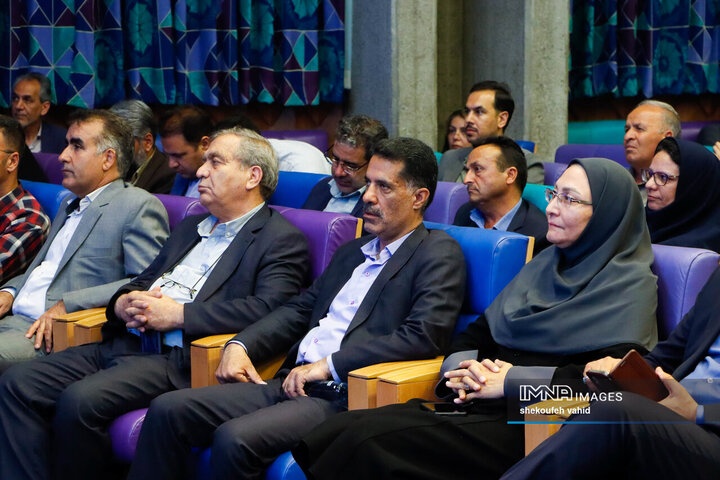 آیین تکریم و معارفه مدیرکل سازمان حفاظت محیط زیست استان اصفهان