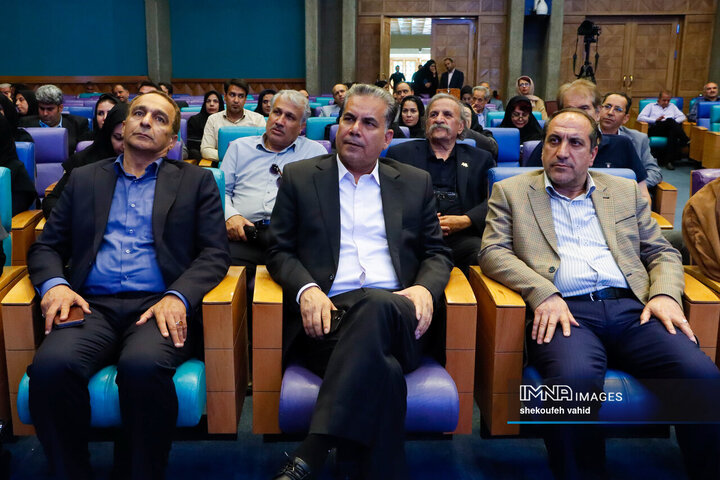 آیین تکریم و معارفه مدیرکل سازمان حفاظت محیط زیست استان اصفهان