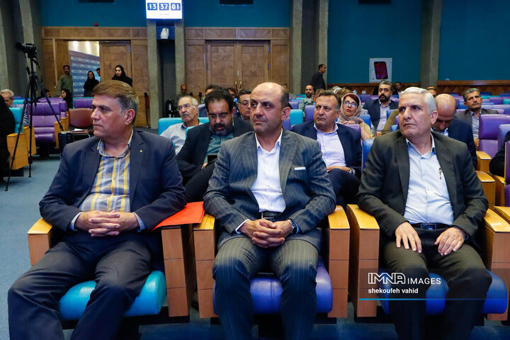 آیین تکریم و معارفه مدیرکل سازمان حفاظت محیط زیست استان اصفهان