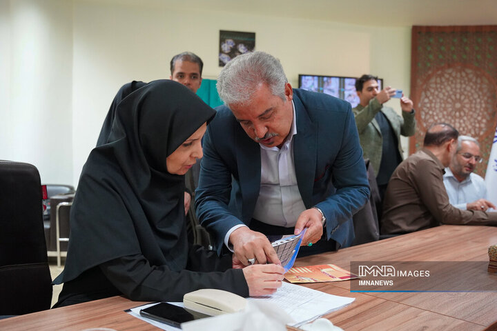 کمیته نظارتی شورای شهر اصفهان در منطقه 10 شهرداری