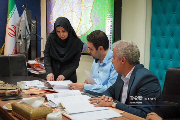 کمیته نظارتی شورای شهر اصفهان در منطقه 10 شهرداری