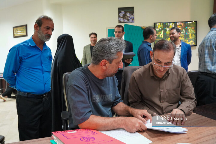 کمیته نظارتی شورای شهر اصفهان در منطقه 10 شهرداری