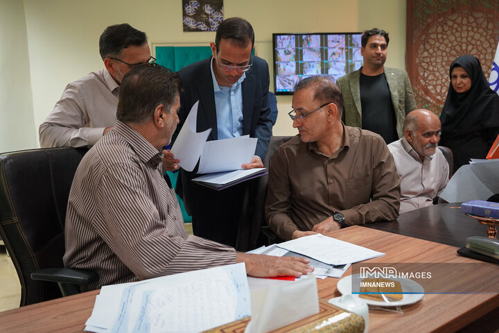 کمیته نظارتی شورای شهر اصفهان در منطقه 10 شهرداری