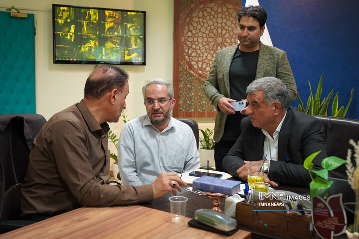 کمیته نظارتی شورای شهر اصفهان در منطقه 10 شهرداری