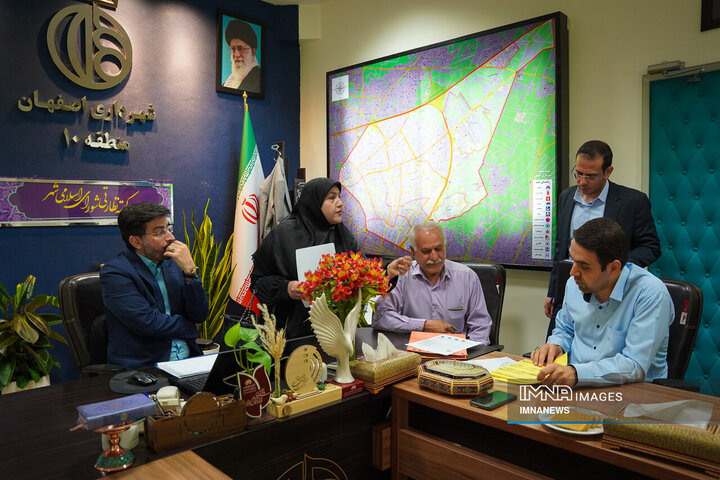 کمیته نظارتی شورای شهر اصفهان در منطقه 10 شهرداری