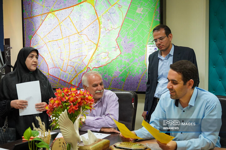 کمیته نظارتی شورای شهر اصفهان در منطقه 10 شهرداری