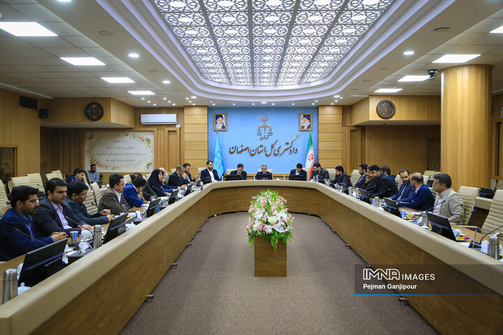 نشست تخصصی حقوق عامه با حضور معاون قضایی دادستانی کل کشور