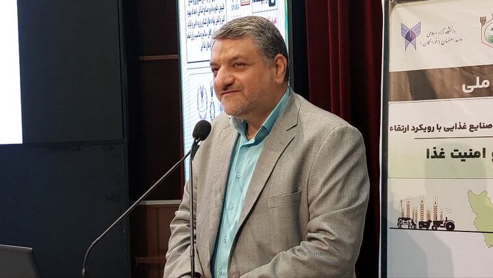 از دانشگاه‌ها می‌خواهیم با پایان‌نامه‌ها به ارتقای کیفیت صنعت غذا کمک کنند