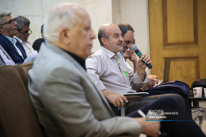 گپ‌و‌گفت مدیر منطقه 15 شهرداری اصفهان با اصحاب رسانه