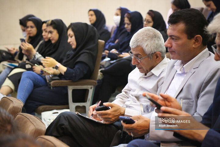 گپ‌و‌گفت مدیر منطقه 15 شهرداری اصفهان با اصحاب رسانه