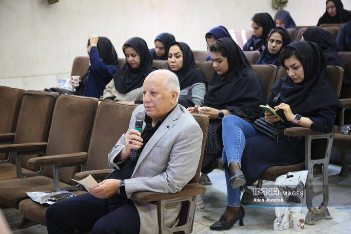 گپ‌و‌گفت مدیر منطقه 15 شهرداری اصفهان با اصحاب رسانه