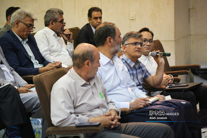 گپ‌و‌گفت مدیر منطقه 15 شهرداری اصفهان با اصحاب رسانه