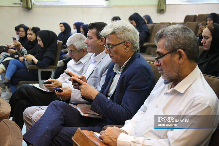 گپ‌و‌گفت مدیر منطقه 15 شهرداری اصفهان با اصحاب رسانه