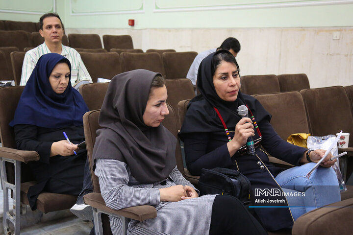 گپ‌و‌گفت مدیر منطقه 15 شهرداری اصفهان با اصحاب رسانه