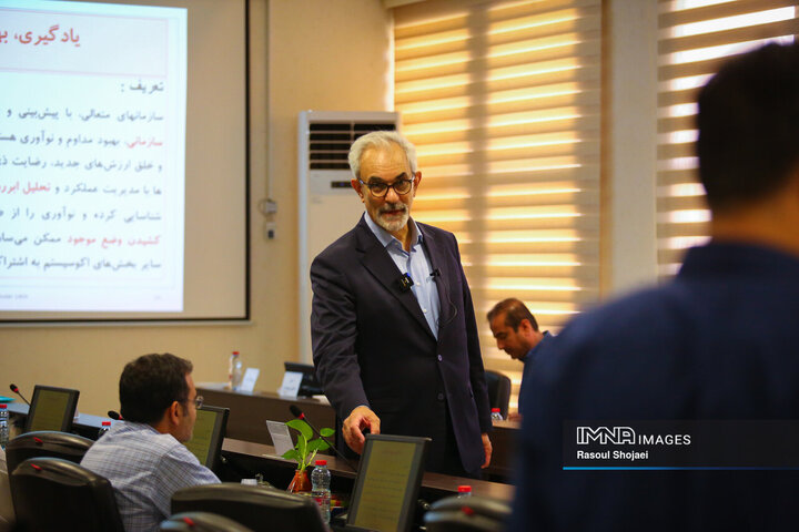 نشست آموزش تعالی سازمانی شهرداری اصفهان