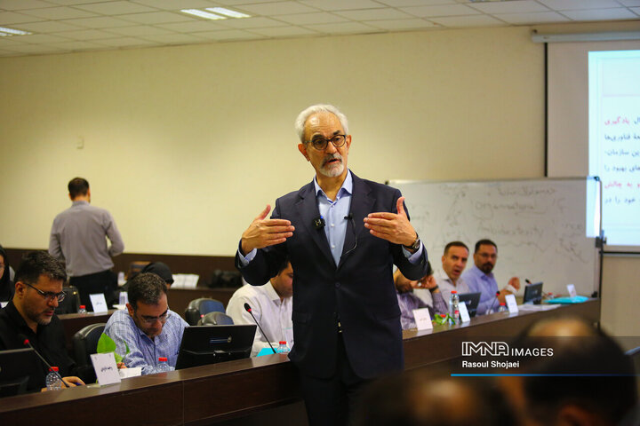 نشست آموزش تعالی سازمانی شهرداری اصفهان