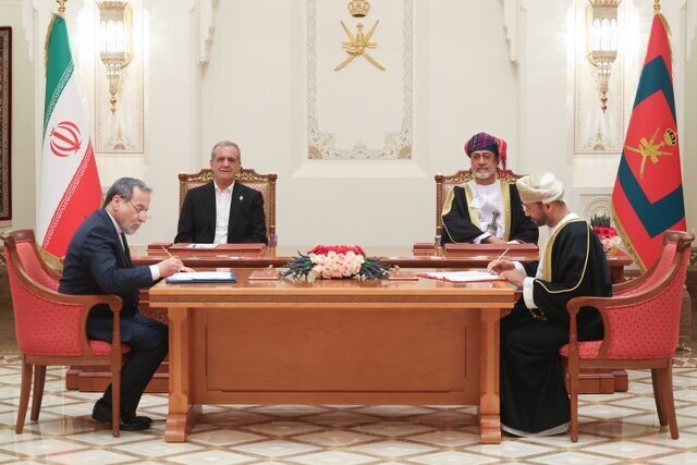 امضای ۱۸ سند همکاری بین ایران و عمان