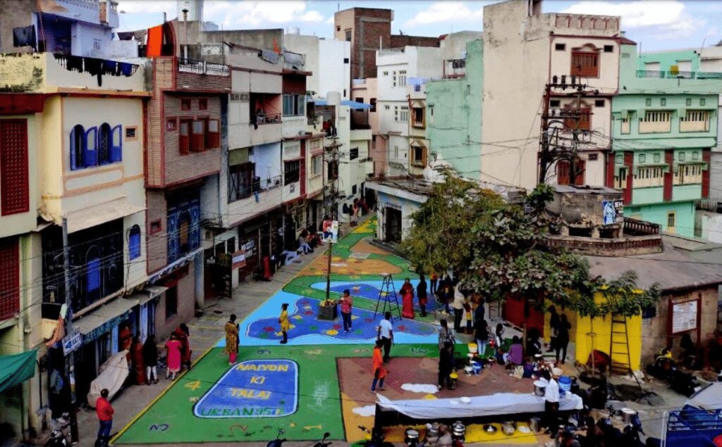 بازآفرینی فضاهای شهری برای بازی بیمرز کودکان در شهرهای فردا