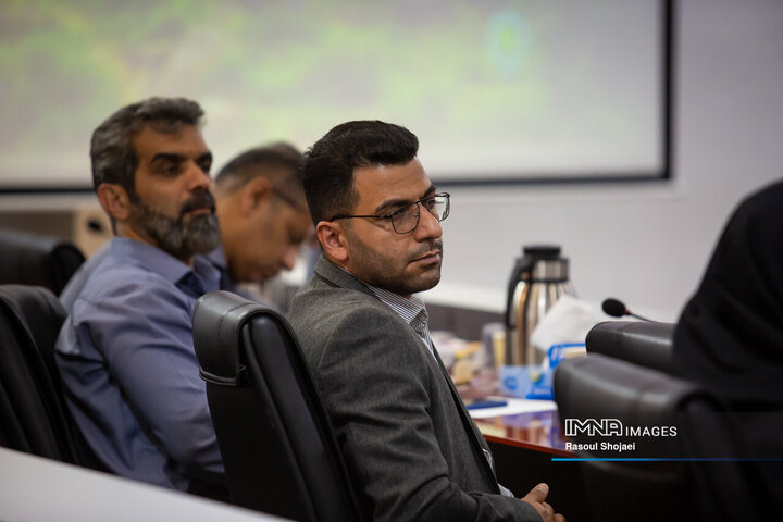 نشست مشورتی باشگاه شهراندیشان