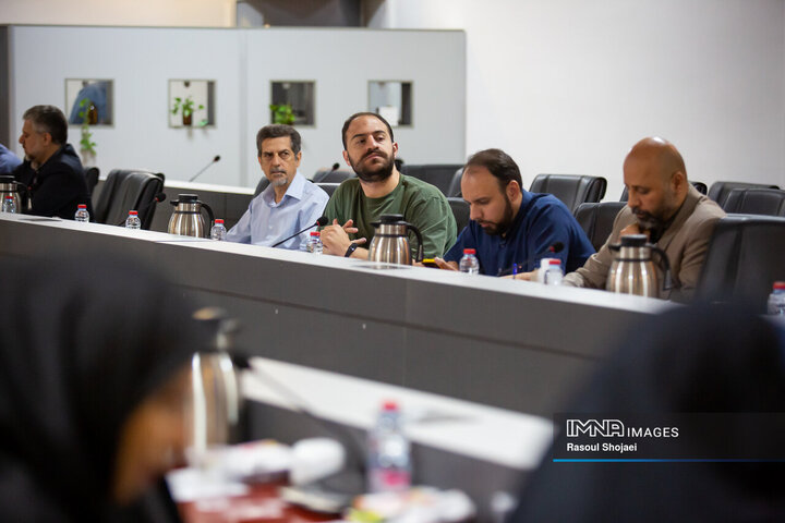 نشست مشورتی باشگاه شهراندیشان