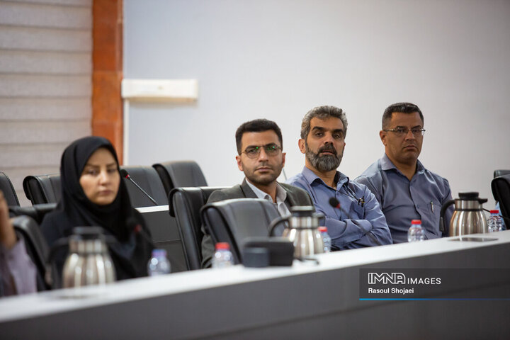 نشست مشورتی باشگاه شهراندیشان