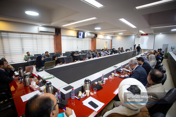 نشست مشورتی باشگاه شهراندیشان